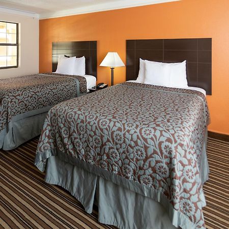 Days Inn By Wyndham Jacksonville Baymeadows מראה חיצוני תמונה